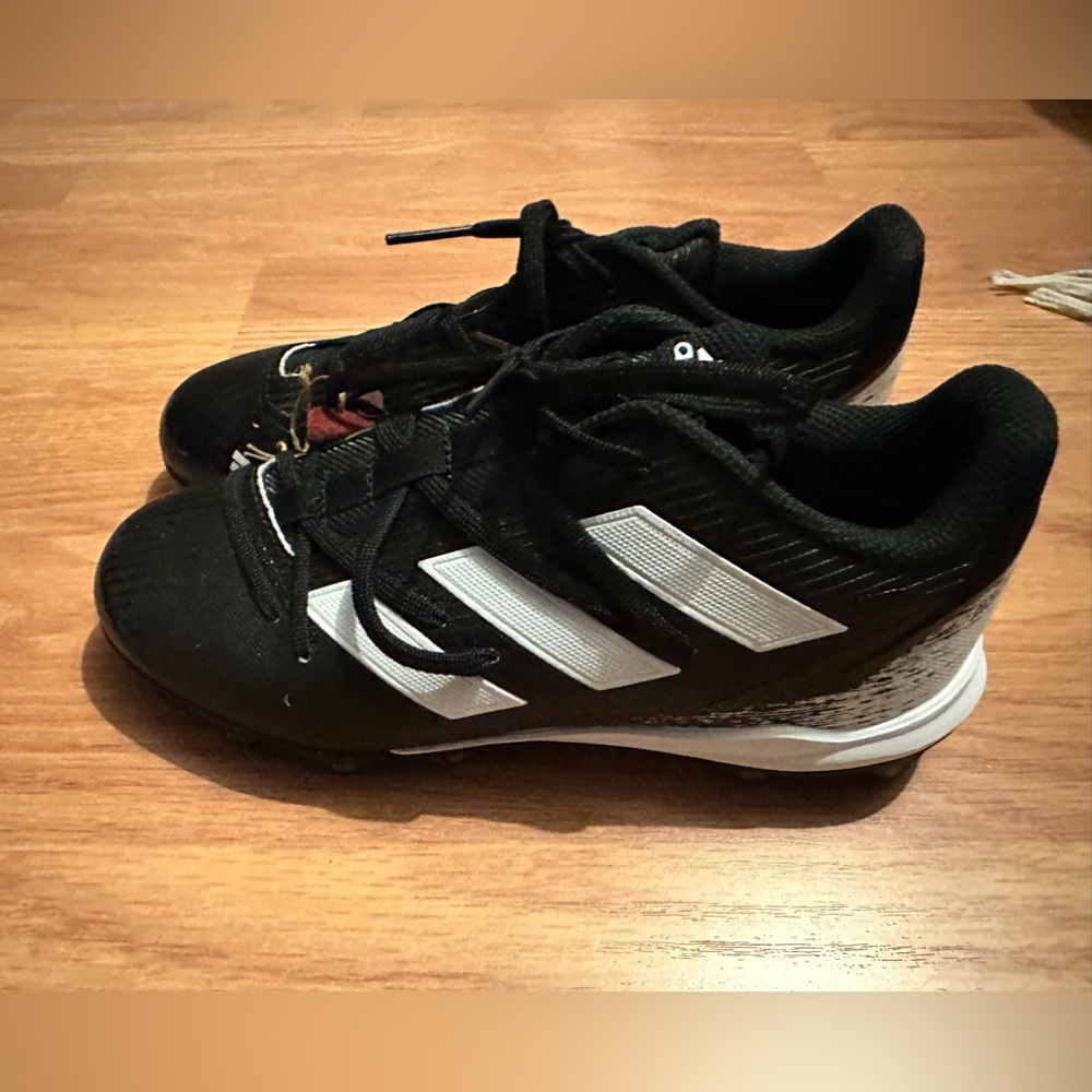 Youth baseball cleats. Only worn once! Size 5.5 Adidas